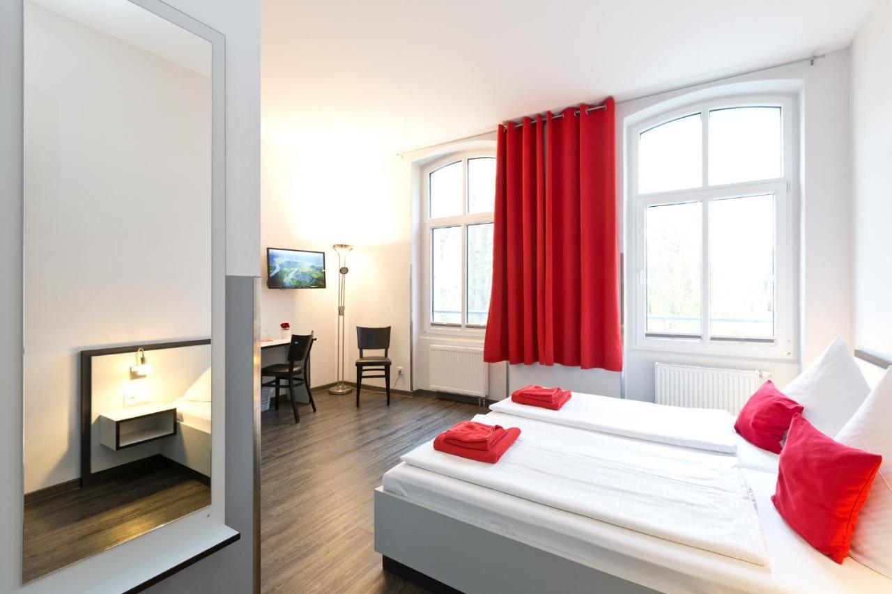 Hotel Zwischen Den Seen Waren  Exterior foto